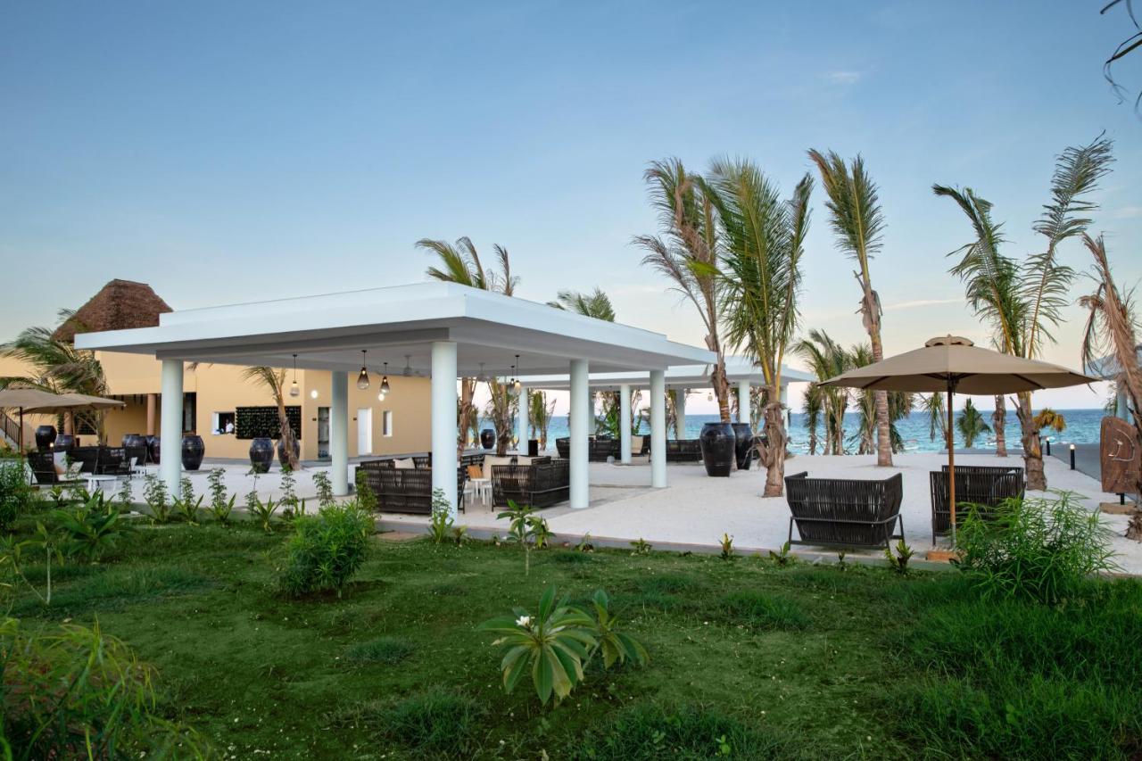 The Mora Zanzibar Hotel Matemwe  Luaran gambar The beach at the Grand at Moon Palace